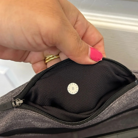 Lululemon Pace Rival Crop *22"
Heathered Black / Black (First Release) - Picture 6 of 6